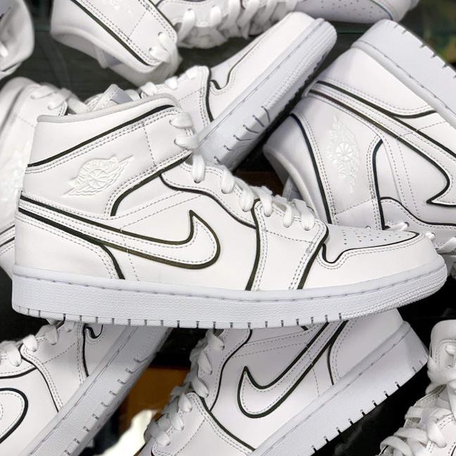 ✨ PROMO SEPATU OLAHRAGA PEREMPUAN✨ SEPATU PRIA - NIKE AIR JORDAN 1 MID IRIDESCENT REFLECTIVE