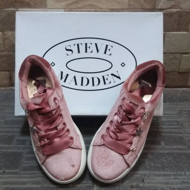 Sepatu Anak "STEVE MADDEN"