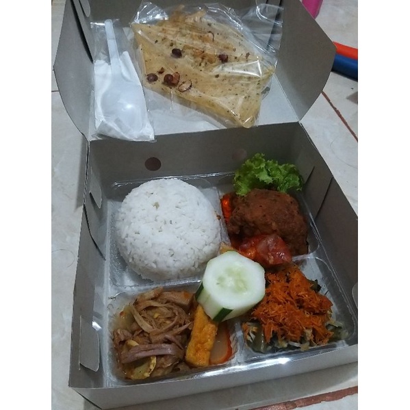 

nasi kotak bu lilik