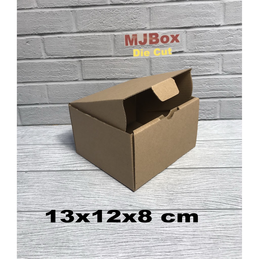 

Kardus uk. 13x12x8 cm....Die Cut karton box untuk Kotak Aksesoris dll model box pizza