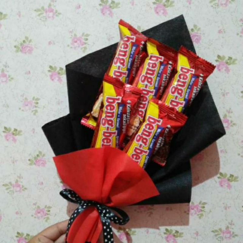 

ready bucket snack/bucket makanan/kado wisuda/kado ulang tahun/kado valentine