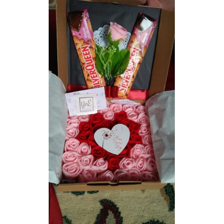 

hampers mawar + coklat