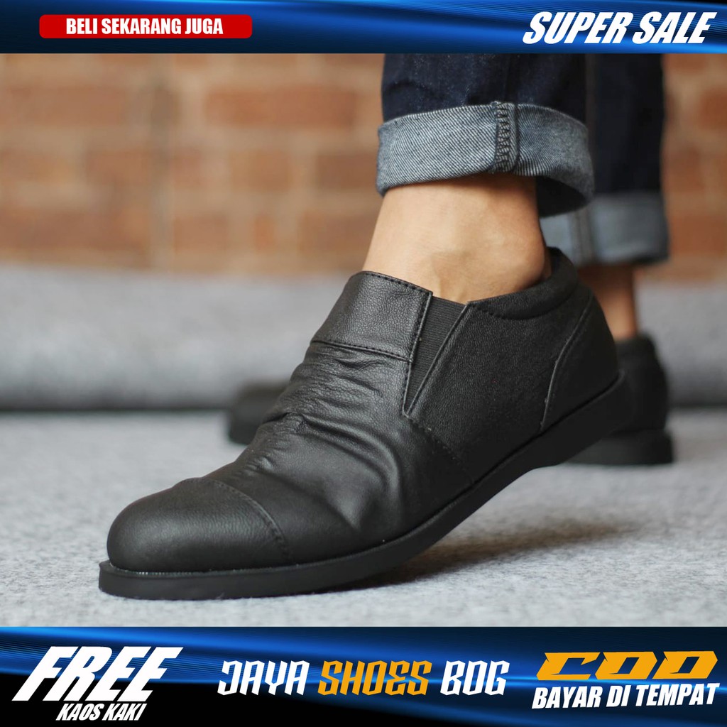 [COD]Sepatu kasual Casual Slip On Pria Kerja Model Kerut Hitam Kulit Syintetis Ori Footweear