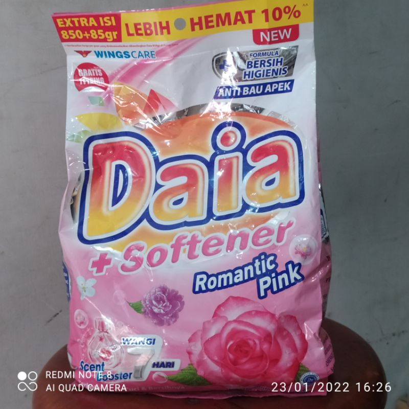 Daia Deterjen Softener Pink Ekstra Isi 850 + 85 Gram TANPA GRATIS PIRING