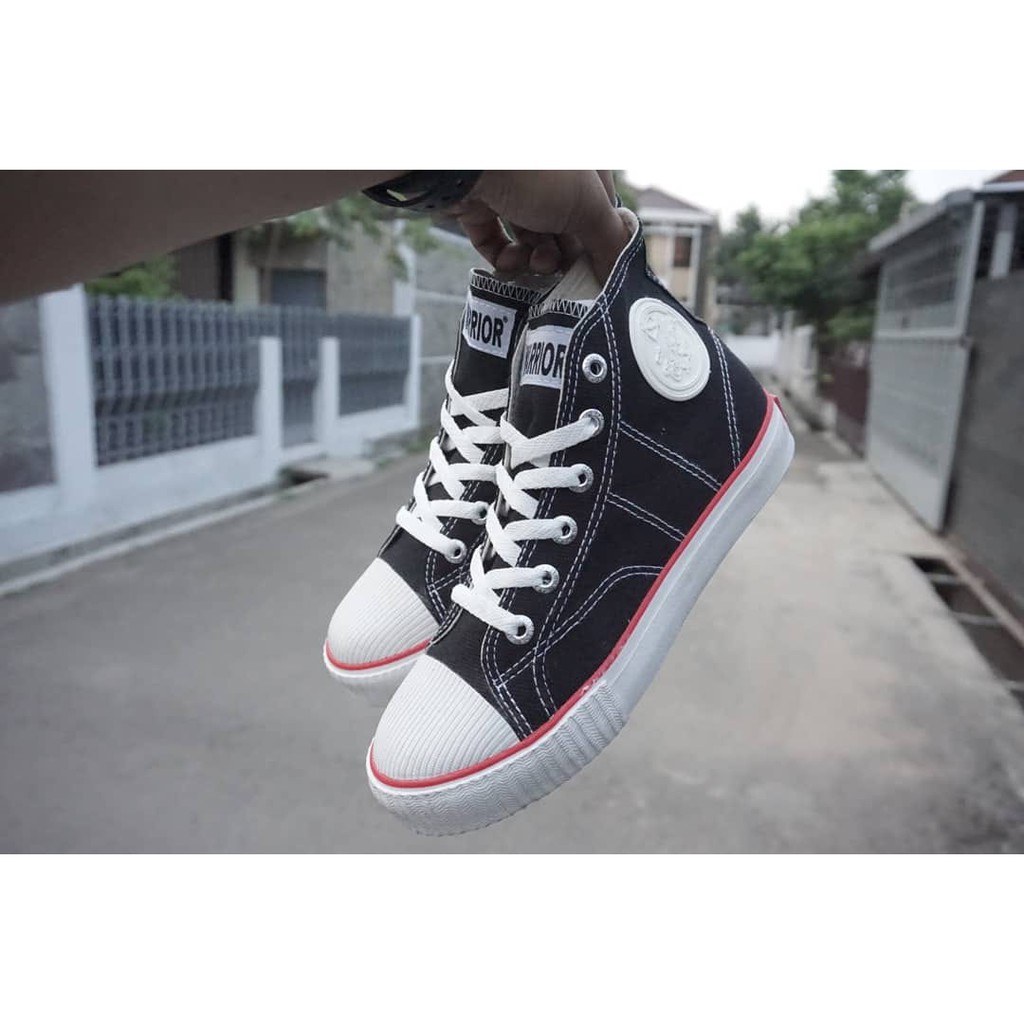 SEPATU WARRIOR CLASSIC TINGGI / SEPATU SEKOLAH WARRIOR