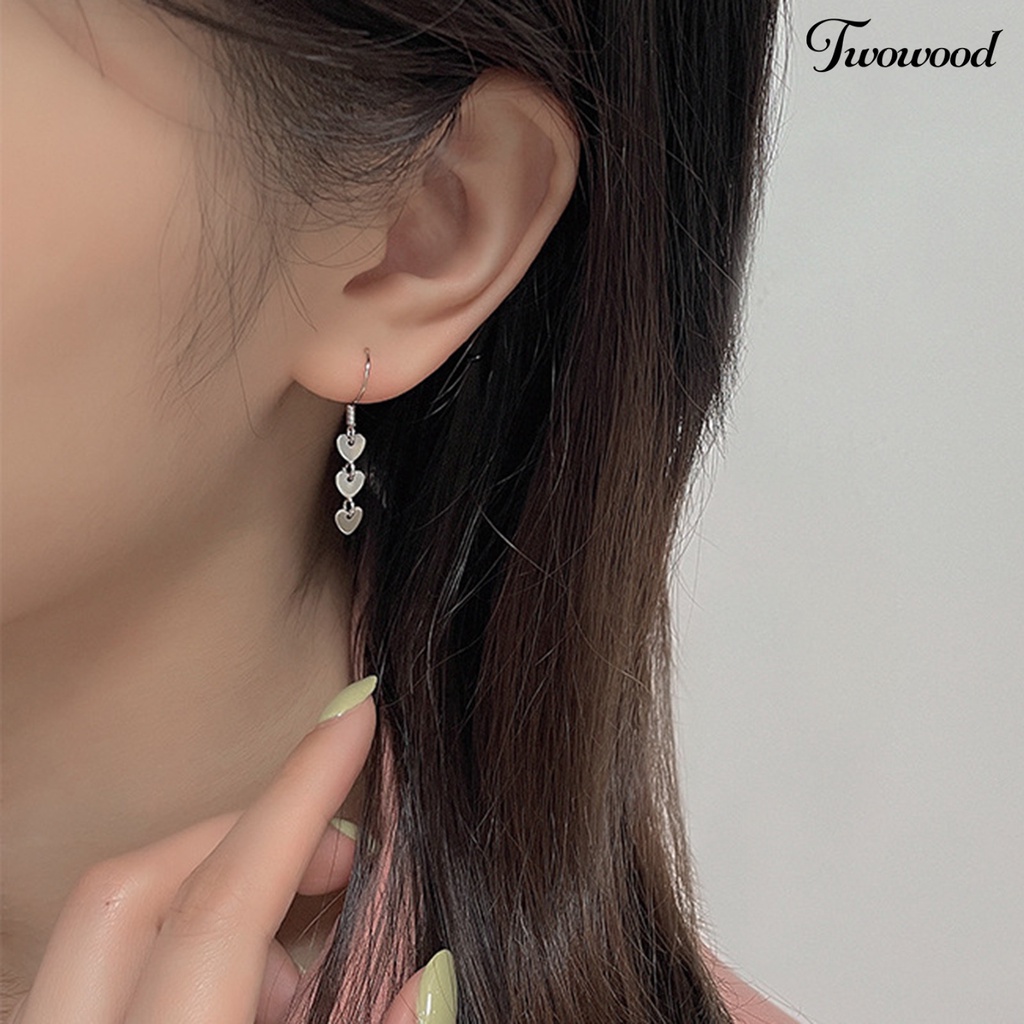 Anting Juntai Bentuk Hati Aksen Rumbai Untuk Kencan