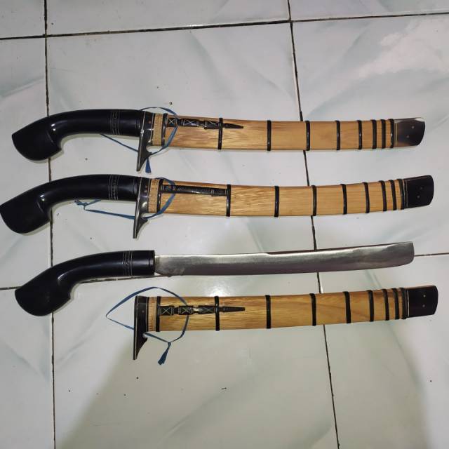 BEDOG PISAU BESAR PANGLESERAN KEMBANG KACANG PAMENCITAN KURBAN