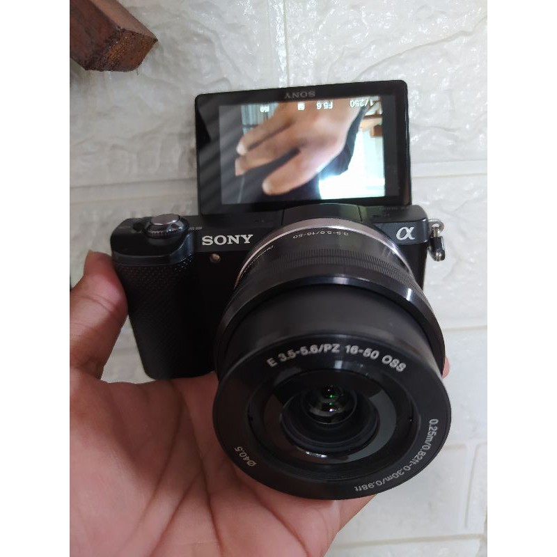 kamera mirorles sony a5000 body kit 16-50 mulus normal 100%