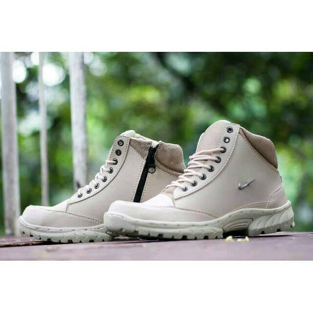 Sepatu Safety Pria Boots nike betrano Armour Hitam Ujung Besi Working Proyek Hiking