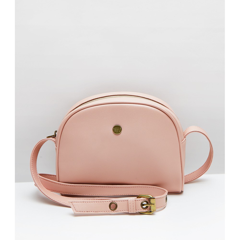 

Hampers Kado Tas Perempuan/ Kado Wedding/ Kado Ultah/ Kado Wisuda