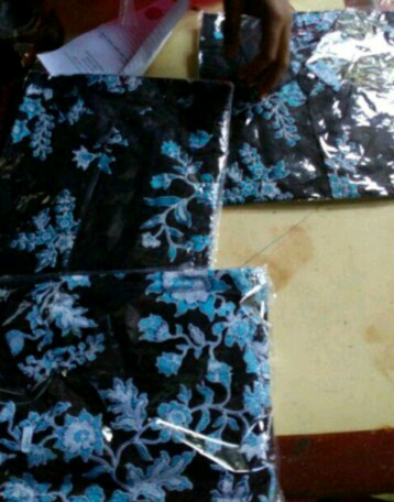 Batik Couple Keluarga Seragaman Sarimbit Batik Keluarga Motif Cibulan Biru
