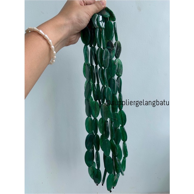 batu alam Penden simba oval hijau tua serat 2 x 4 cm dark green agate