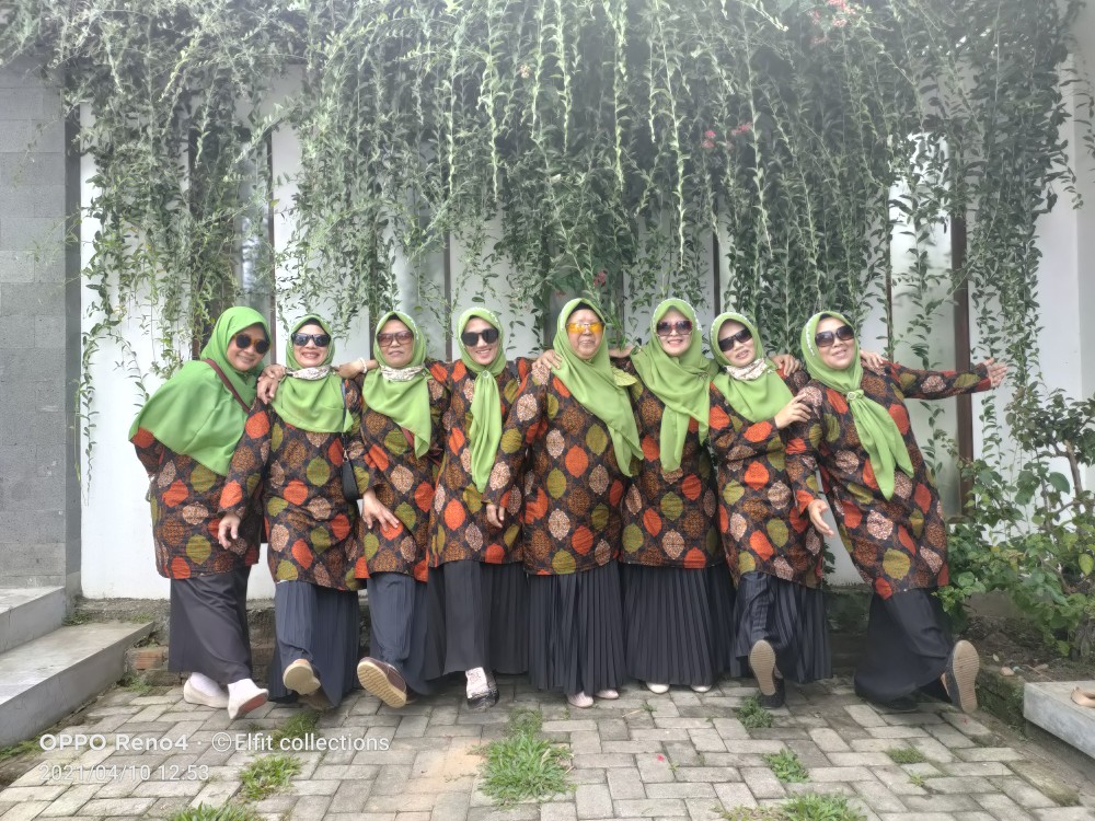 Murah Terlaris Serut Genes Jelita Tunik  Navbor Yelbor Whitbor Creambor Tunic Batik Hrb026 Doby  Dob