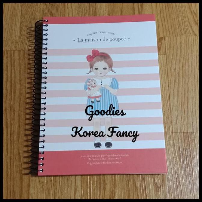 

Promo Note Book / Buku Tulis Spiral Maron La Maison De Poupee Ori Wildastore92