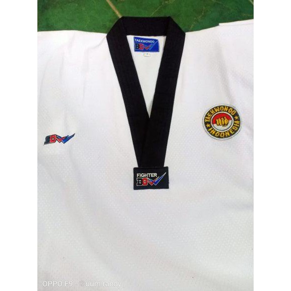 Dobok Seragam Taekwondo Kerah Hitam Senior BOW Salur Diamond Katun