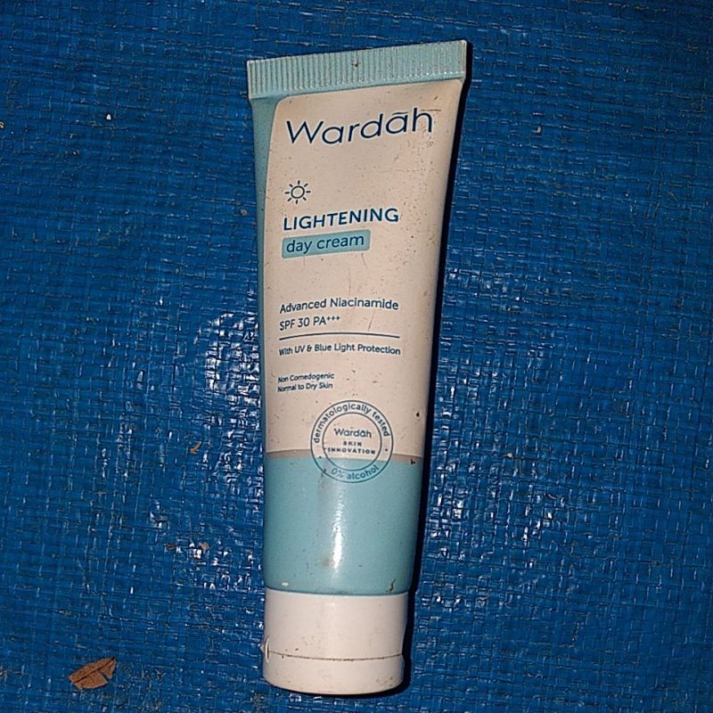 Wardah Lightening series day cream