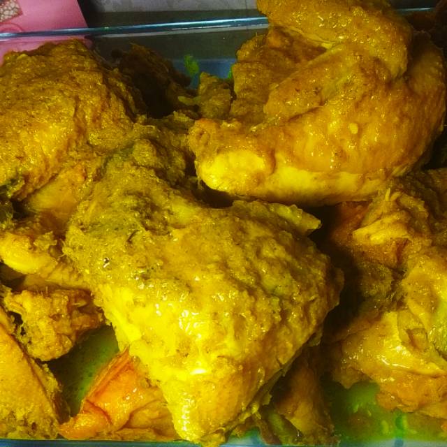 

Ayam ungkep bumbu kuning | siap goreng + bonus sambal