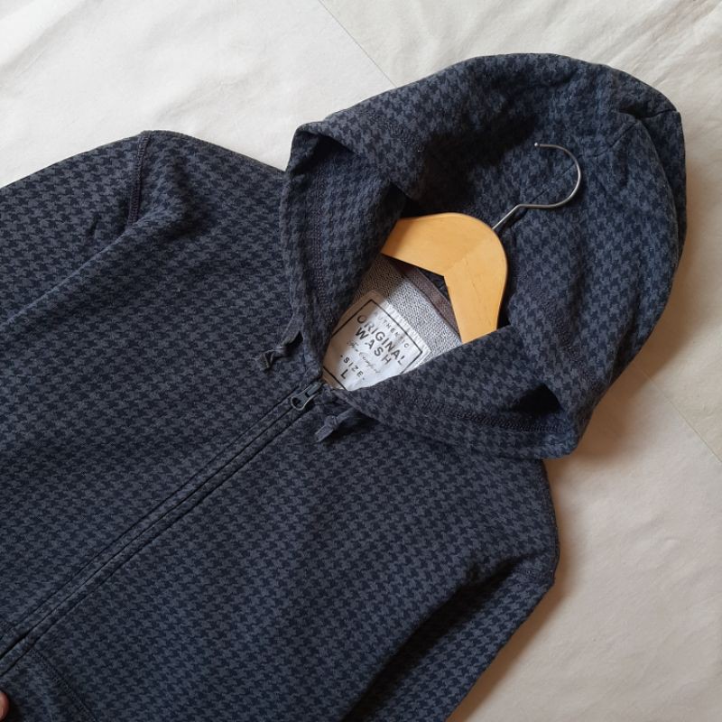 ZIP HOODIE UNIQLO MOTIF