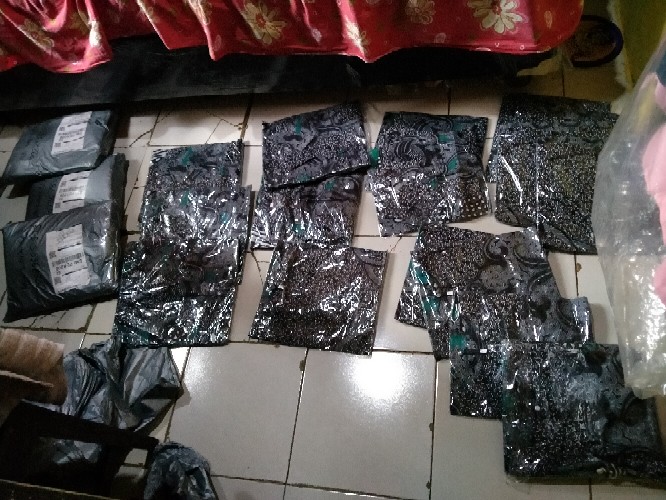 Maura Couple - Sania Ruffle Batik Couple Ori Ndoro Jowi Dnt Garansi Termurah Shopee - Pinguin Gurita