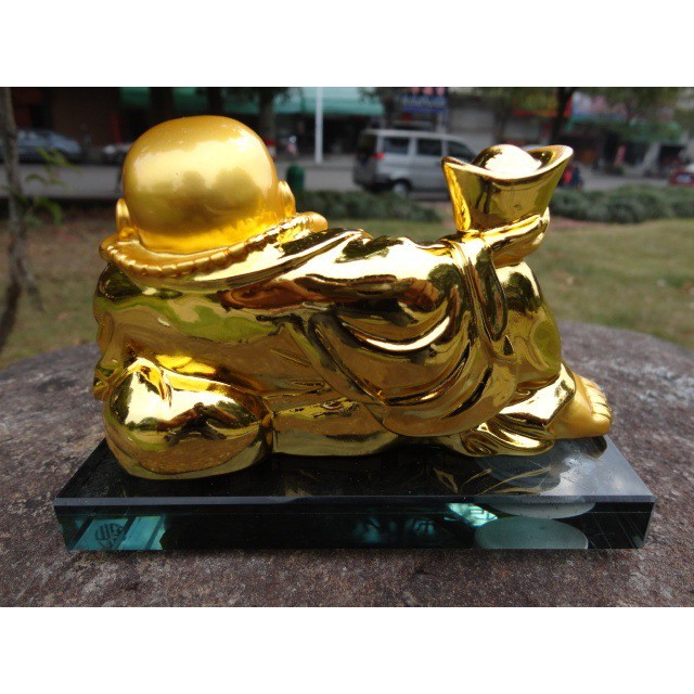 Pajangan Dashboard Mobil Maitreya Gold