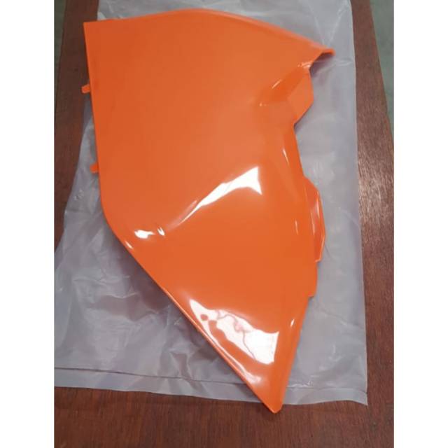 Body ktm 250 2017 bagian penutup box filter accu aki