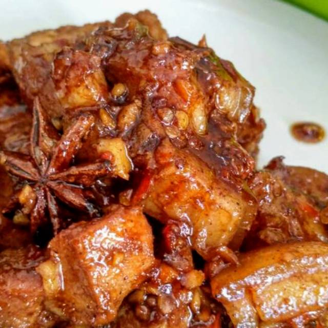 

Makanan khas Dayak. Wadi Babi / Fermentasi Babi khas ala Dayak.