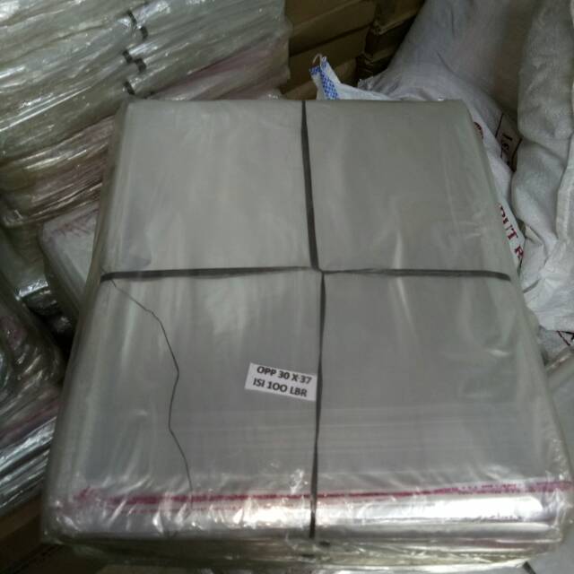 UKURAN: 30X37 CM Plastik OPP Kemasan Packing Baju Bening Plastik Baju Seal Lem 25x35 28x35 35x39