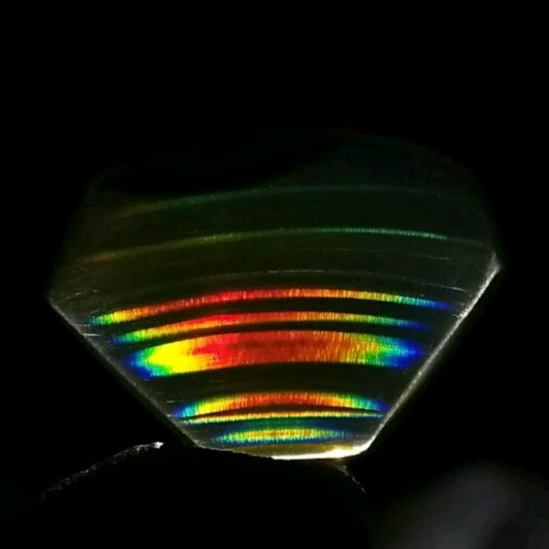 Batu Pelangi - Iris Agate. Bukan Kalimaya Black Opal