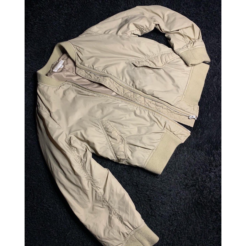 UNIQLO BOMBER JACKET