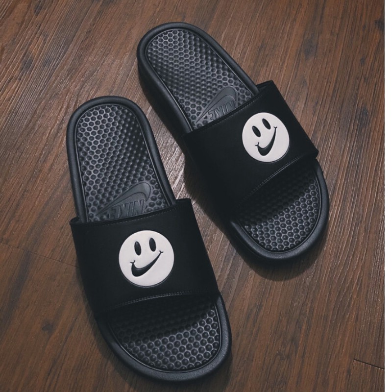 nike benassi smiley face