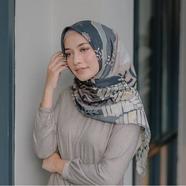 Preloved louisaluna scarf Eisha series