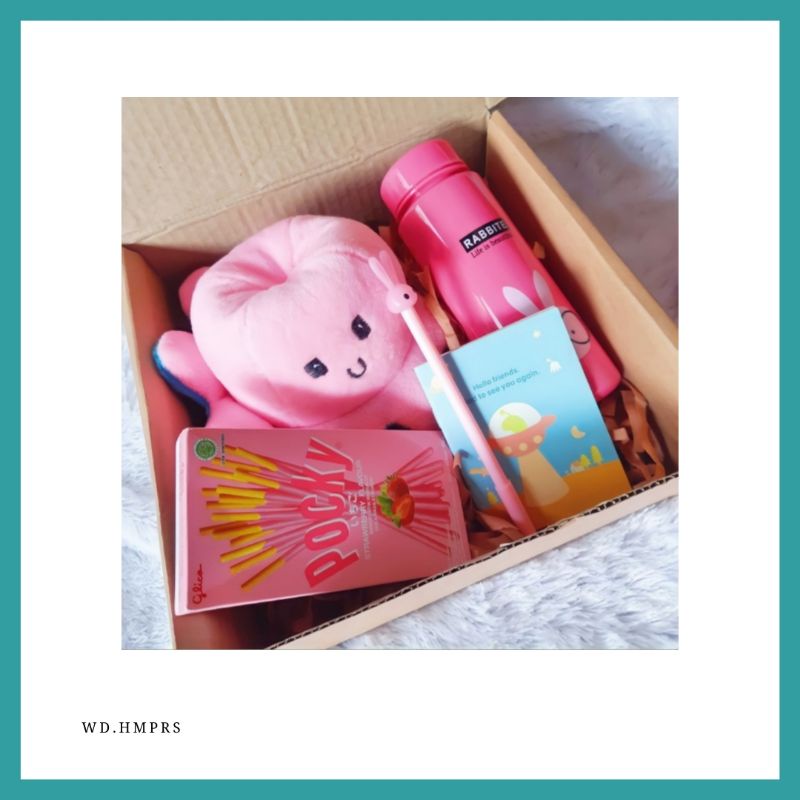 

HAMPERS BONEKA