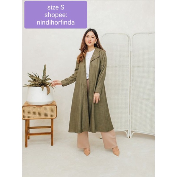 Alana outer wearing klamby