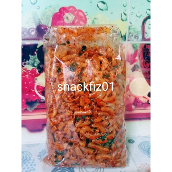 

seblak kerupuk makaroni pedas daun jeruk isi 1kg