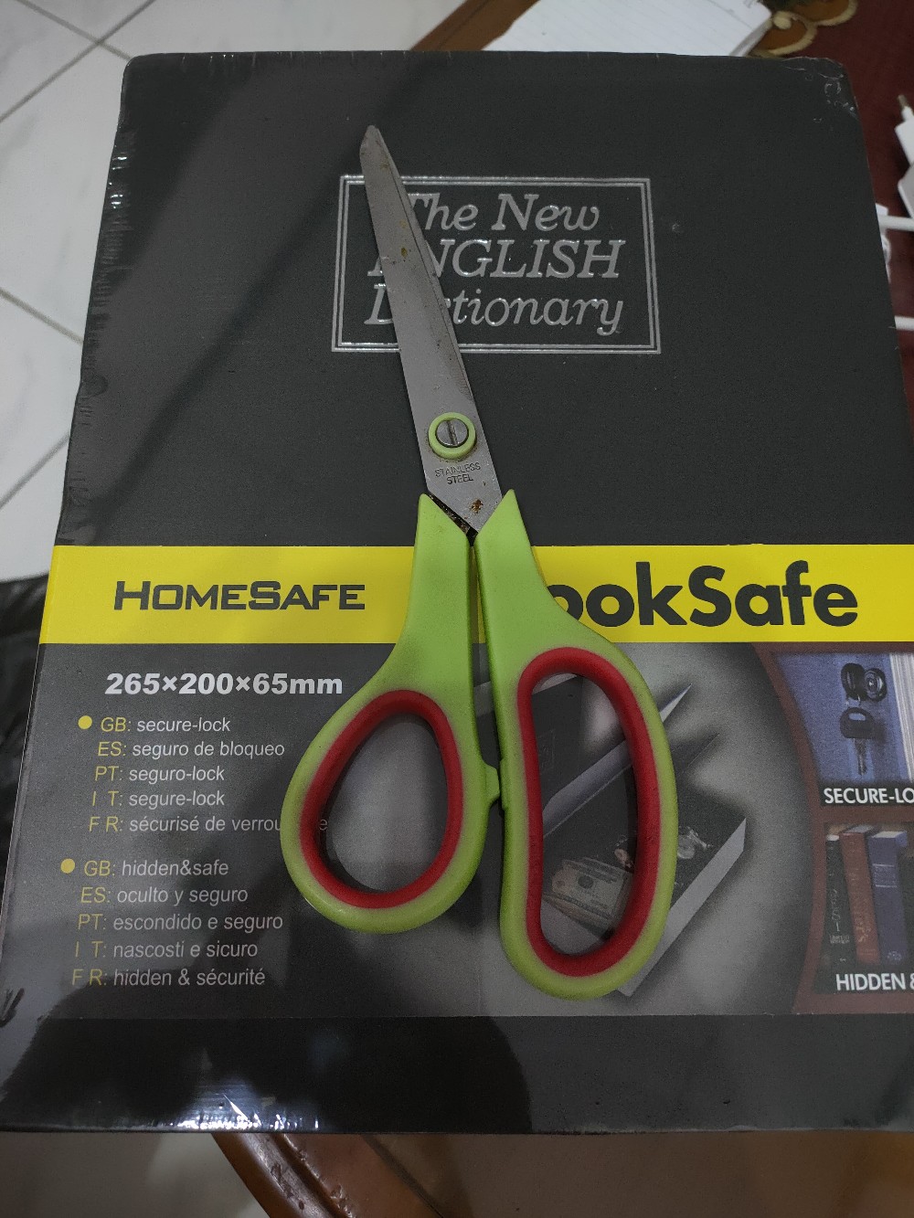 Brankas Mini Bentuk Buku Kotak Penyimpanan Uang Barang Bentuk Kamus Novel Safety Box Hidden Storage