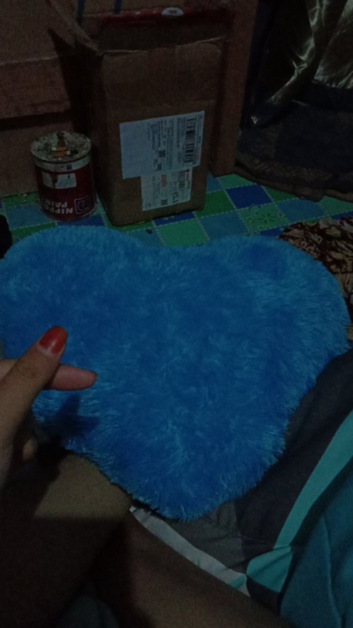 Bantal Love Bulu Rasfur Uk 40x40cm