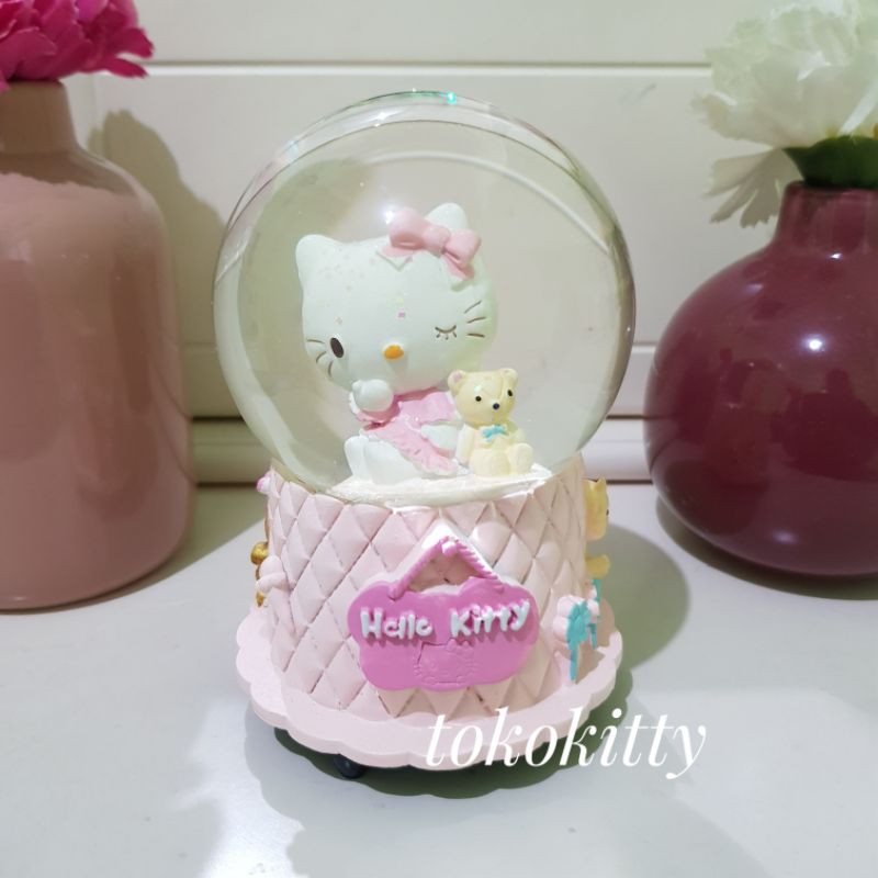 HK Kuda - Snowball / Snow Ball / Snow Globe / Lampu Kristal / Bola Kristal Salju Musik Hello Kitty