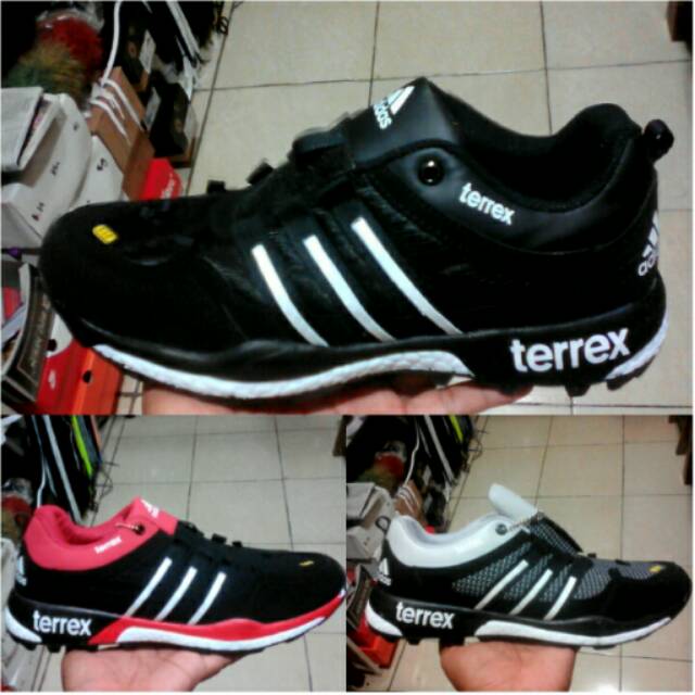 Sepatu olah raga pria