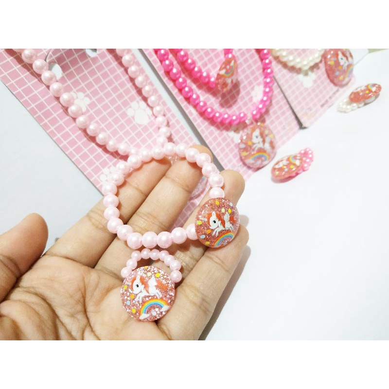 CPM03 Kalung Gelang Cincin Plastik Mix Unicorn Oval