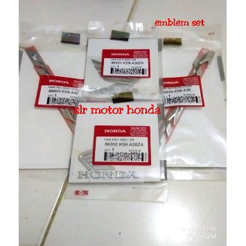 emblem vario 150 plus emblem wing atau emblem sayap satu set original