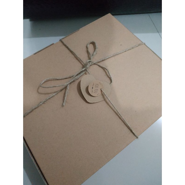 

Box Gift Mukena dan Jilbab