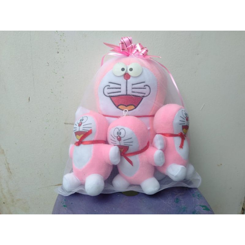 boneka hadiah ulang tahun parcel Doraemon Beranak isi 7 (2besar 5 kecil)