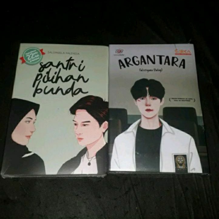 

Sepaket 2 buku santri pilihan bunda - argantara