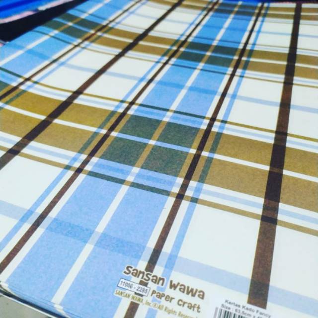 

Kertas Kado Sansan Wawa Kotak 2285