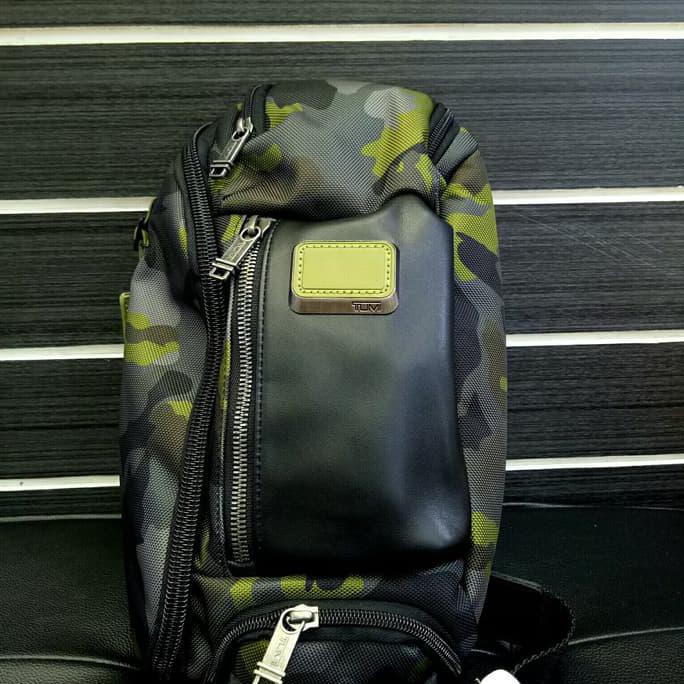 PRODUK LARIS TAS SELEMPANG COWOK SLING BAG■ TUMI SLING KELLEY (ARMY) ON SALE
