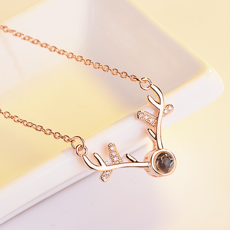 [Ready Stock]Fashion Antlers Diamond-Studded Necklace Cute Elegant Pendant