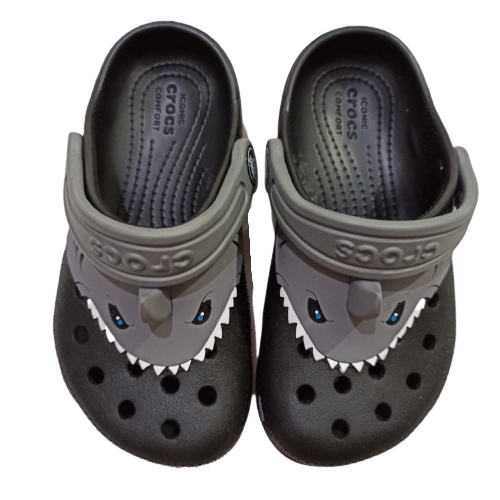 Crocs Anak / Crocs / Crocs 3D / Crocs Shark / Crocs Unicorn / Crocs Anak laki laki / Crocs Anak Perempuan / Crocs kids / Sepatu Anak / Sandal Anak / Sepatu Sandal Anak / Sepatu Sendal Anak / Crocs Ponny / Sandal Karakter 3D / Crocs Fun Lab