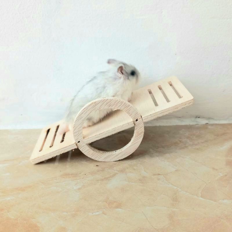 Hamtoro Wooden See Saw Mainan Hamster Jungkat-Jungkit Kayu