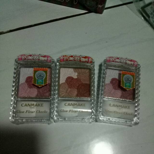 Canmake glow fleur cheeks (booked)
