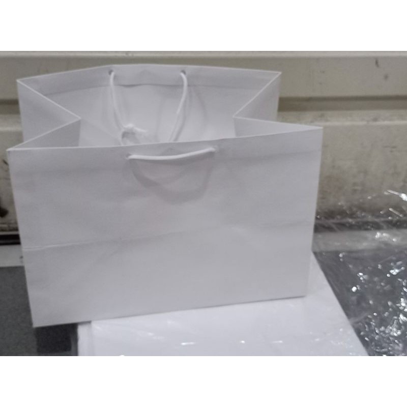 

paper bag bento putih bahan Ivory isi 12 pcs terlaris dan termurah